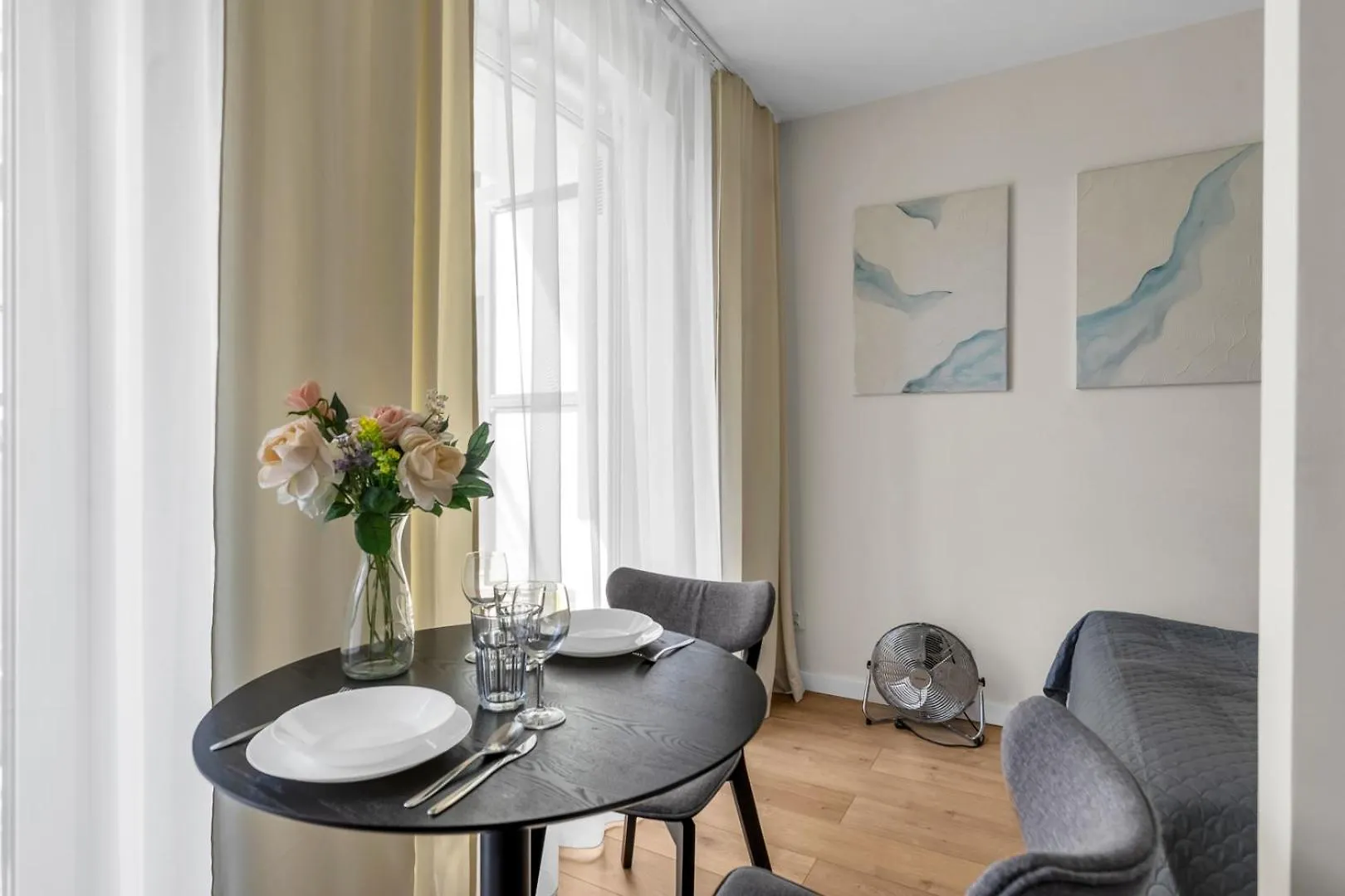 Apartment Zupnicza Apt - Parking And Balcony - By Rentujemy Warsaw